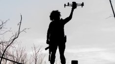 Дронове подпалиха оръжейни заводи в Русия, балистични ракети удариха Киев и Суми