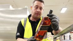 Johnnie Walker привлича туристите в Китай с нови магазини