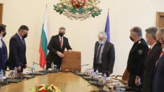 Стефан Янев за санкциите от САЩ: Изключително тревожно и унизително