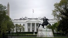 Белият дом ще търси решение на проблема с недостига на чипове в дискусия с бизнеса