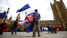 Британските депутати ще гласуват само по част от сделката на Мей за Brexit