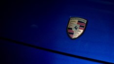 Porsche иска да бъде едновременно Ferrari и Mercedes, но може да се размине и с двете цели