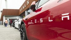 Tesla спря производството в завода си в Шанхай