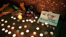 Зала "Батаклан" в Париж отбелязва годишнината от атентата с концерт на Стинг