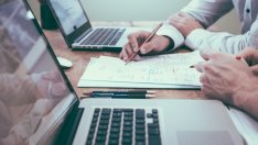 Кои български фирми сключват "мигновени" сделки на външните пазари?