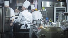 Бизнесът и властта търсят начин да ускорят наемането на работници от трети страни