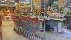 КЗК търси информация за тайни картели при търговците на храни