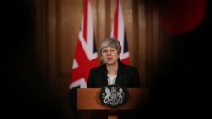 Тереза Мей е по-изолирана от всякога заради Brexit