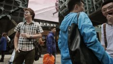 Китайците отново насърчиха приходите на Burberry