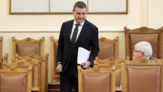 Горанов предлага касовата бележка да показва данъците и надценката на горивата