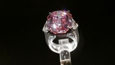 Диамантът „Розово наследство“ бе продаден за 50 милиона евро
