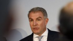 Lufthansa готви по-големи съкращения на служители и на самолети