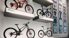 Леброн Джеймс ще помага на германска компания за луксозни велосипеди