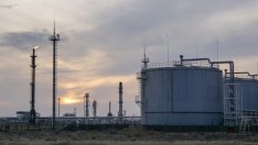 Ще продължи ли да следва Русия курса на ОПЕК за съкращения на добива на петрол?