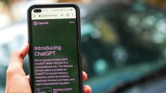 OpenAI проучва как да вкара ChatGPT в класните стаи