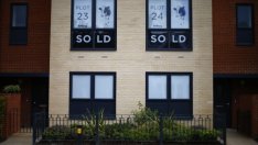 Ръстът в цените на жилищата във Великобритания продължава да се забавя