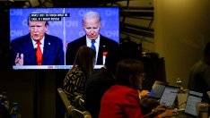 Колебливото представяне на Байдън на дебата с Тръмп повдига въпроси за замяната му