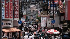 Японската централна банка трябва да поддържа паричните стимули, за да подкрепи икономиката