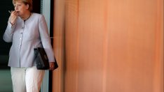 Меркел призова германския бизнес да включи бежанците в работната сила по-бързо