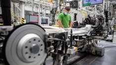 Volkswagen спира производството на Passat в германски завод до януари