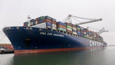 Търговският дефицит на САЩ се свива за пръв път от юли насам