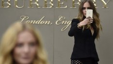 Burberry би очакванията на анализаторите с по-добре представяне на Острова