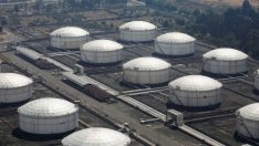 Надеждите за нови търговски преговори тласкат цената на петрола