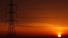 ЧЕЗ иска 70% поскъпване на нощната тарифа за доставка на ток