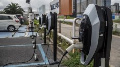 GM си партнира с туроператор в изграждането на мрежа от зарядни станции в САЩ