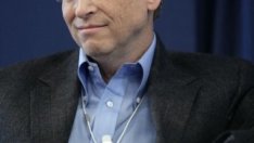 Филантропията на Бил Гейтс му коства титлата „най-богат човек“