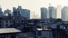 Продажбите на нови жилища в Китай продължават да намаляват и през януари