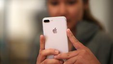 Притеснения за продажбите на iPhone 7 потопиха акциите на Apple