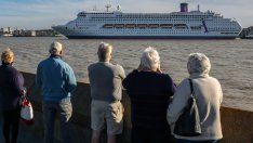 Градовете към круизните кораби: Не ни водете твърде много туристи