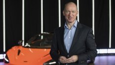 Изпълнителният директор на McLaren Майк Флеуит подава оставка