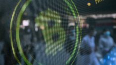 На фона на банковия хаос: Цената на биткойна стигна нов триседмичен връх