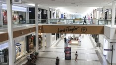 Продажбите на дребно в САЩ намаляват повече от очакваното през юли