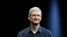 Тим Кук отправи остри критики към Google и Facebook