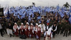Атина и Скопие преговарят и за македонски език и нация
