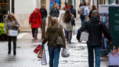 Спестявания, а не бум на потреблението очакват Централна Европа през 2024 г.