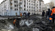 Русия подложи Украйна на масов въздушен обстрел, ударена е най-голямата ВЕЦ в страната