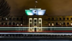 Фед запази лихвата на 0%, предвижда две повишения до края на 2023 г.