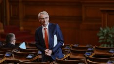 Близо 1 млрд. лв. повече са вложени в образованието тази година спрямо 2021 г.