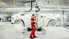 Ferrari записва стабилни приходи на фона на силното търсене в САЩ