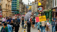 Светът е обхванат от жеги, пожари и наводнения, САЩ и Китай обсъждат климатичната криза