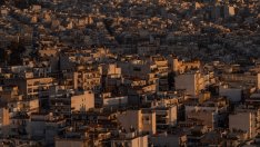Резкият ръст на наемите застрашава икономическото възстановяване на Гърция