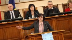 Взаимни обвинения между БСП и ГЕРБ белязаха вота на недоверие