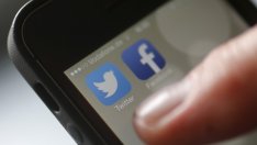 Потребителите на Twitter вече могат да си изпращат лични съобщения