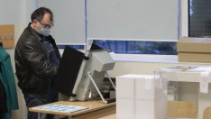 С 15-16 хил. по-малко са подадените заявления за гласуване в чужбина