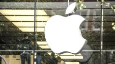 Apple заменя безплатно кейсове с вградени батерии за iPhone