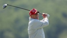 След като излезе от Белия дом: Доналд Тръмп печели милиони от речи и голф